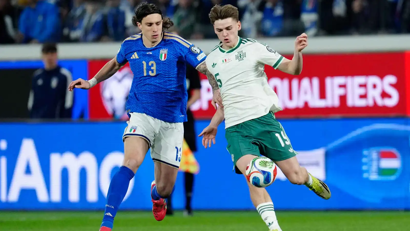 سحر "الآزوري" يتجلى في بلفاست.. ملخص وأهداف مباراة إيطاليا وأيرلندا الشمالية 2-0" 1 سحر "الآزوري" يتجلى في بلفاست.. ملخص وأهداف مباراة إيطاليا وأيرلندا الشمالية 2-0"