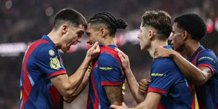 ملخص مباراة برشلونة وأتلتيك بلباو | هدف لامين يامال يحسم المواجهة 1 ملخص مباراة برشلونة أتلتيك بلباو لامين يامال يسدد الكرة ويسجل هدف برشلونة في مرمى أتلتيك بلباو