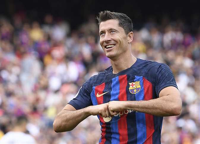 هل يقترب برشلونة من لقب الدوري الإسباني؟ خماسية إشبيلية تشعل الحلم الكتالوني 1 هل يقترب برشلونة من لقب الدوري الإسباني؟ خماسية إشبيلية تشعل الحلم الكتالوني