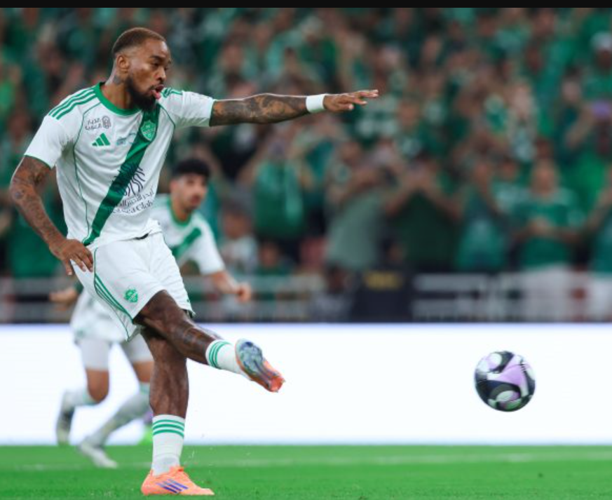 اشتباك إيفان توني وكينيونيس؟ بعد نتيجة مباراة الأهلي والقادسية 2-3 والذي اشعل دوري روشن 1 اشتباك إيفان توني وكينيونيس