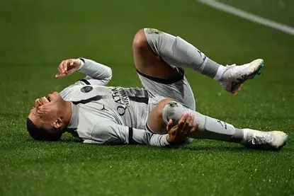 كواليس طرد طبيب ريال مدريد: إصابة كيليان مبابي هل تم تأخيرها عمداً؟ 1 كواليس طرد طبيب ريال مدريد: هل دمر إصابة كيليان مبابي عمداً؟